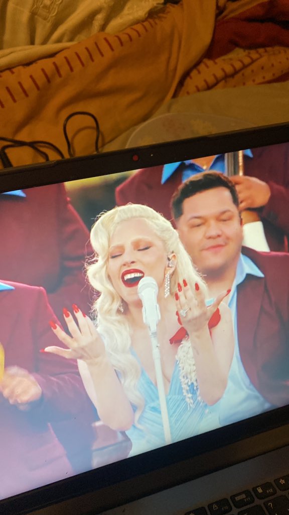 APARECIA LADY GAGA DE LA NADA AJJAJAJA CTMMM AMEEE #SuperBowl2026
