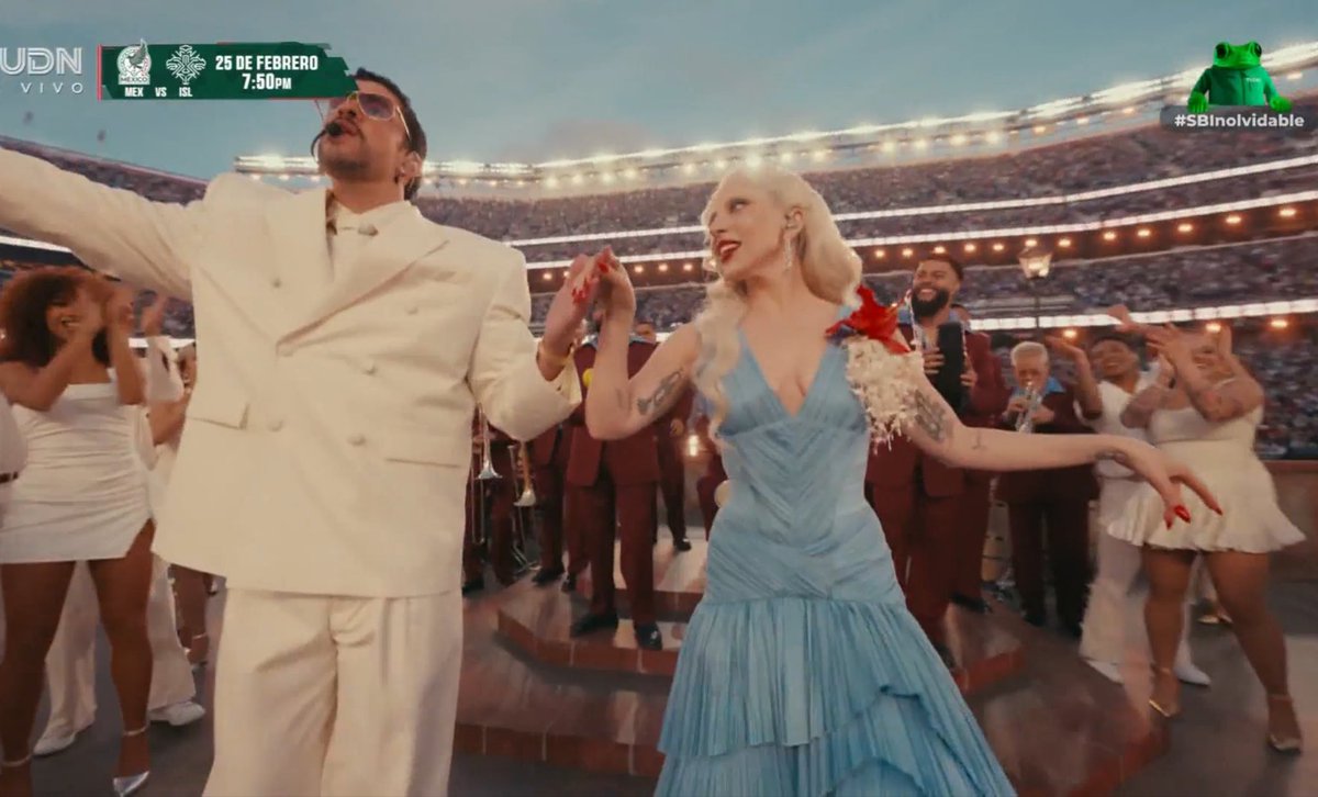 LADY GAGA Y BAD BUNNY BAILANDO LA DE BAILE INOLVIDABLE AUXILIO