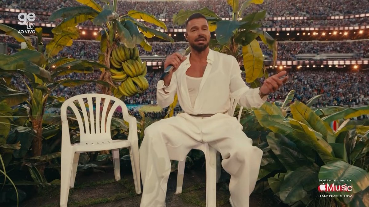 Ricky Martin, que botou Porto Rico no mapa musical. Justíssimo também. #SuperBowl