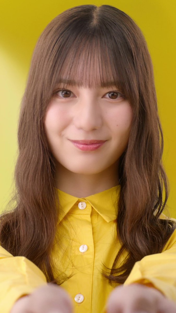 benza_jp's tweet photo. もしも小坂菜緒さんからチョコをもらえたら・・・

※実際はチョコではなく、ベンザブロックを差し出しています。

本編は公式Instagramで公開中
https://t.co/Zx3gFAQxXU

#あなたのかぜを看病させて
#ベンザブロックプレミアムDX
#バレンタインデー https://t.co/MwGbdpj03R