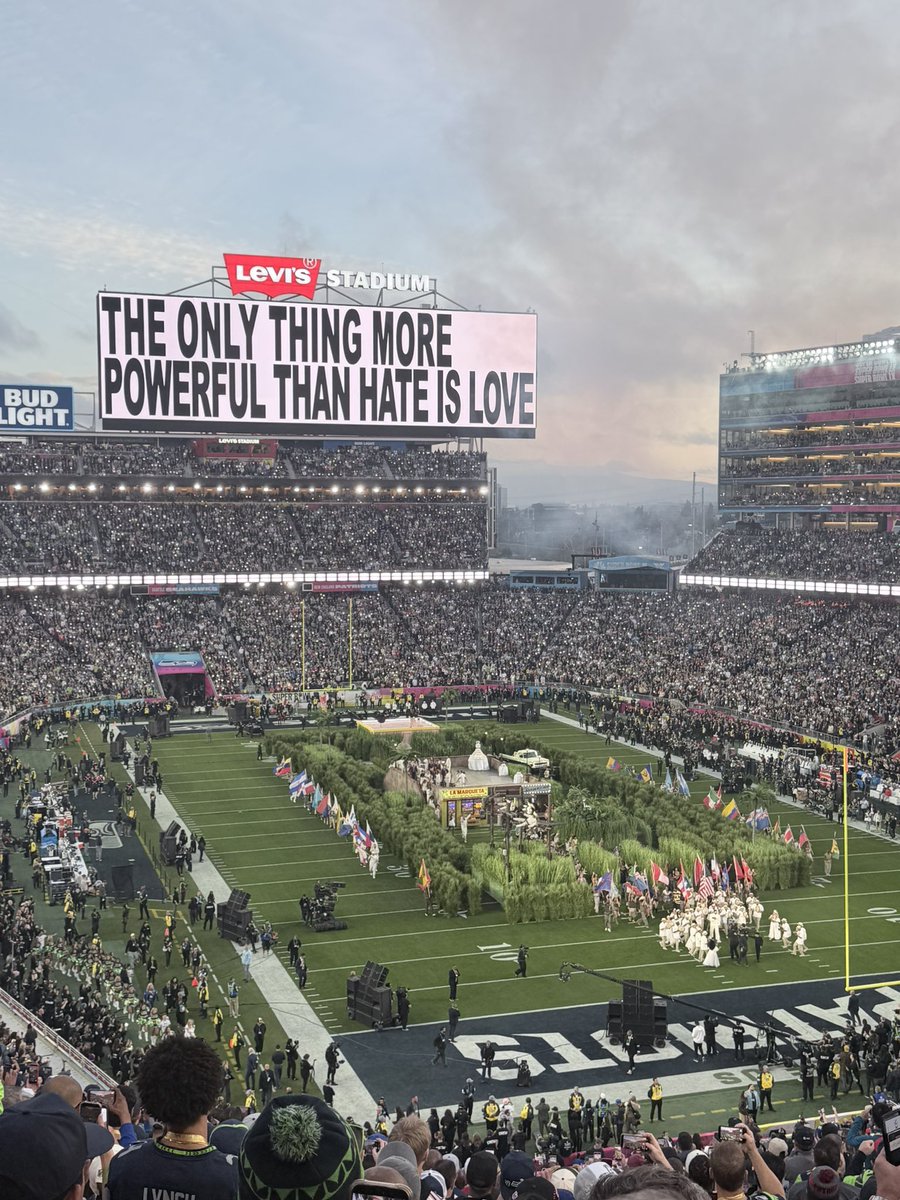 Sophie Weller tweet media