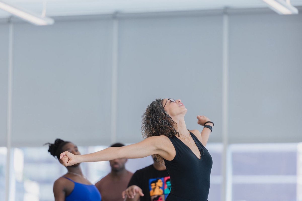fanyu__lin's tweet photo. In many companies, passion becomes a slogan. At AILEY, it is built into the structure. In this edition of the Global Leadership Conversation series, I sit down with Alvin Ailey American Dance Theater’s Artistic Director, Alicia Graf Mack, to explore how the dance company has endured for decades and what business can learn from dance.

The company’s founder Alvin Ailey (1931–1989) spoke of “blood memories”. These were not inherited stories. They were carried experiences. Spirituals sung without certainty of survival. Blues shaped by labor and loss. Gospel rooted in hope that had to be practiced daily. His choreography asks dancers to carry all of it at once. 

The body, in Ailey’s work, is never abstract. It sweats. It trembles. It breaks and returns. The demand is absolute. Emotional truth must be matched by physical clarity. Anything less is a lie.
That demand has never softened.

For Alicia, leading Ailey means inheriting this devotion. The dancers are not driven by metrics. They are bound by belief. This is why people cry. There is no performance of emotion here. There is exposure. The body tells the truth faster than language ever could. And in that truth, something breaks open. Not only because the dance is beautiful, but because it is honest.

This is what Alvin understood. That when the body is allowed to speak fully, it speaks for more than one life. It speaks for those who came before, and for those who are still learning how to stand.

🌹Welcome to read and listen to the full feature on FT Chinese, “The Power of a Dance Company”
https://t.co/nkv3ZN4ED6

Images:
1. Alvin Ailey American Dance Theater in Alvin Ailey's Revelations. Photo by Tony Powell 
2. Alicia Graf Mack rehearsing Judith Jamison's A Case of You with Alvin Ailey American Dance Theater. Photo by Alice Castro
3. Alvin Ailey. Photo by John Lindquist. © Harvard Theatre Collection, Houghton Library, Harvard University
4. Alvin Ailey American Dance Theater
The Joan Weill Center for Dance, with the Elaine Wynn & Family Education Wing, is home to Alvin Ailey American Dance Theater, Ailey II, The Ailey School, Ailey Extension, and Ailey Arts In Education & Community Programs. Photo by Frederick Charles

#dance #art #business #leadership #AlvinAiley #passion