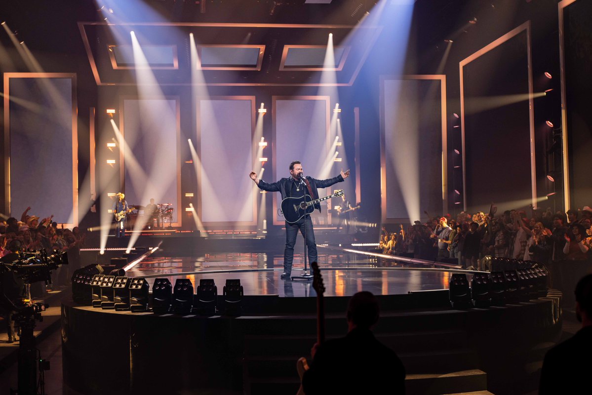 Ladies and gentlemen, <a href="/leebrice/">Lee Brice</a> 🎶