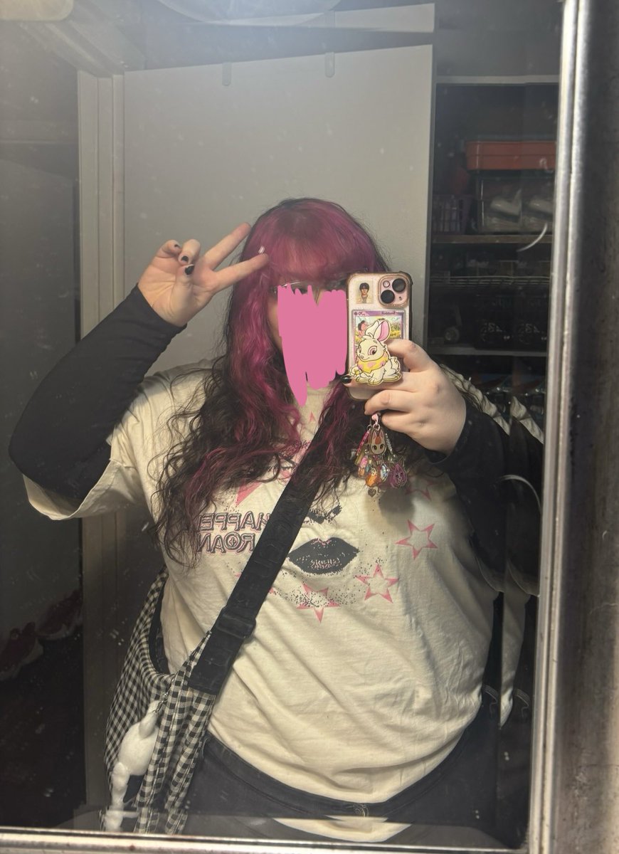 prodigalegg's tweet photo. oh hey guys i chopped off all my hair btw https://t.co/DLvWqsm1mi
