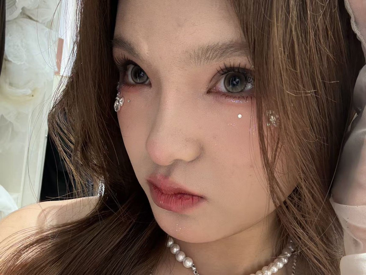 济南19岁小美 颜值在线 目前大学在读 喜欢年上 寒假期间 滴个一起旅游的男生