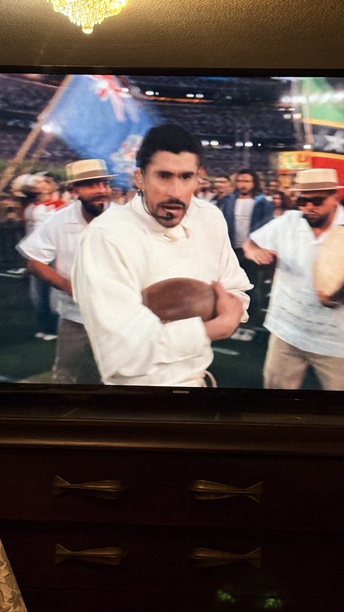 mostacho's tweet image. La rompió Benito, cuando te lo propones lo puedes lograr. El mejor medio tiempo de la historia. Viva Benito…