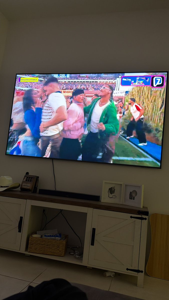 Lo hizo en mendigo #ConejoMalo #BadBunny lo hizo!!!
Mensaje claro! Somos uno!!! #SuperBowl #SuperBowlLX #SuperBowl2026