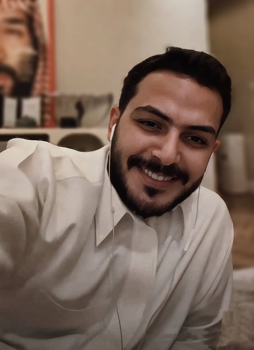 -✨-

جعلك في رحابه وين ما وجّهت .. 
شكراً لك ع البث الجمـيل  ، 
الله يسعدك سعادة الدنيا والآخرة ❤️-