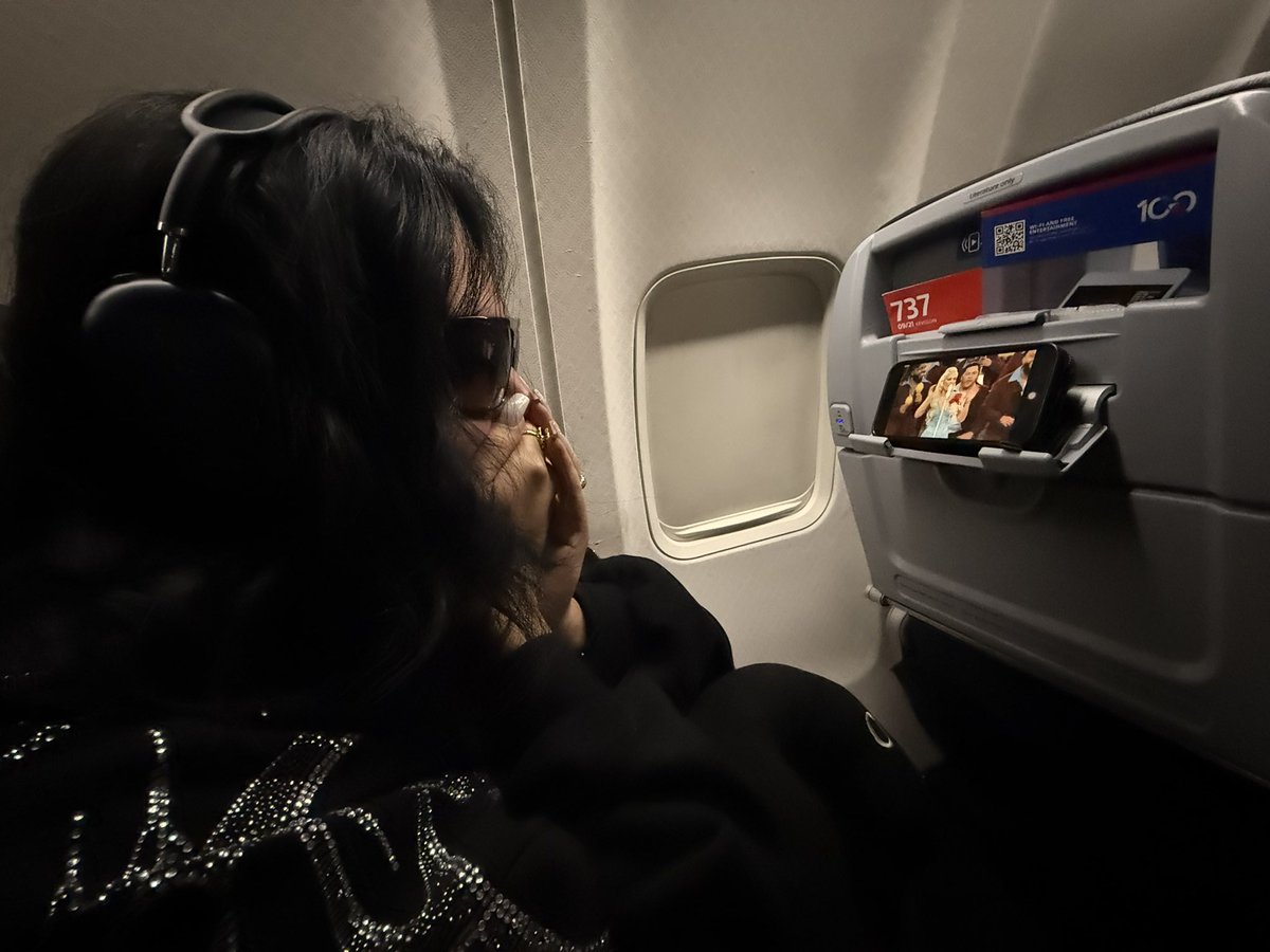 morphinelovemua's tweet image. wow….. #badbunny 😭😭😭