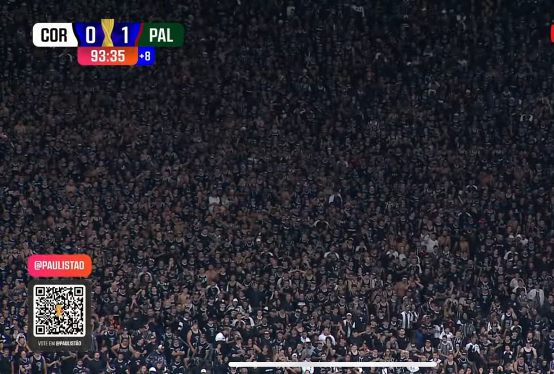 Teve uma torcida que tava em silêncio pós gol, mas me juraram que cantavam os 90 minutos