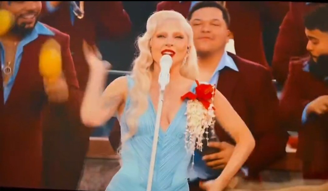 Lo mejor del Show de Benito es cuando nombró a los latinos 🤣 y mi parte favorita cuando apareció Lady Gaga #SuperBowl #SuperBowlLX