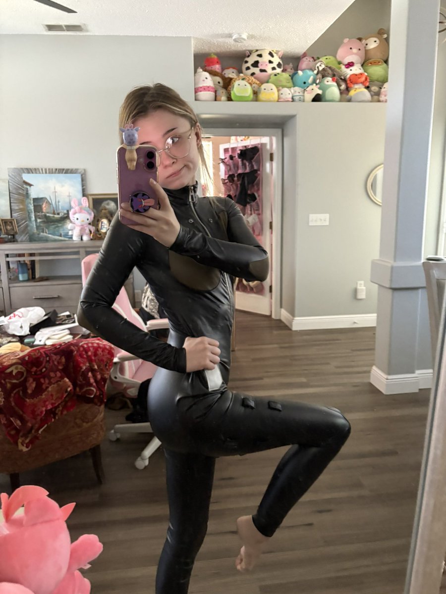 lilblondieboo's tweet photo. kikoru suit try on https://t.co/08bKPHXnVN