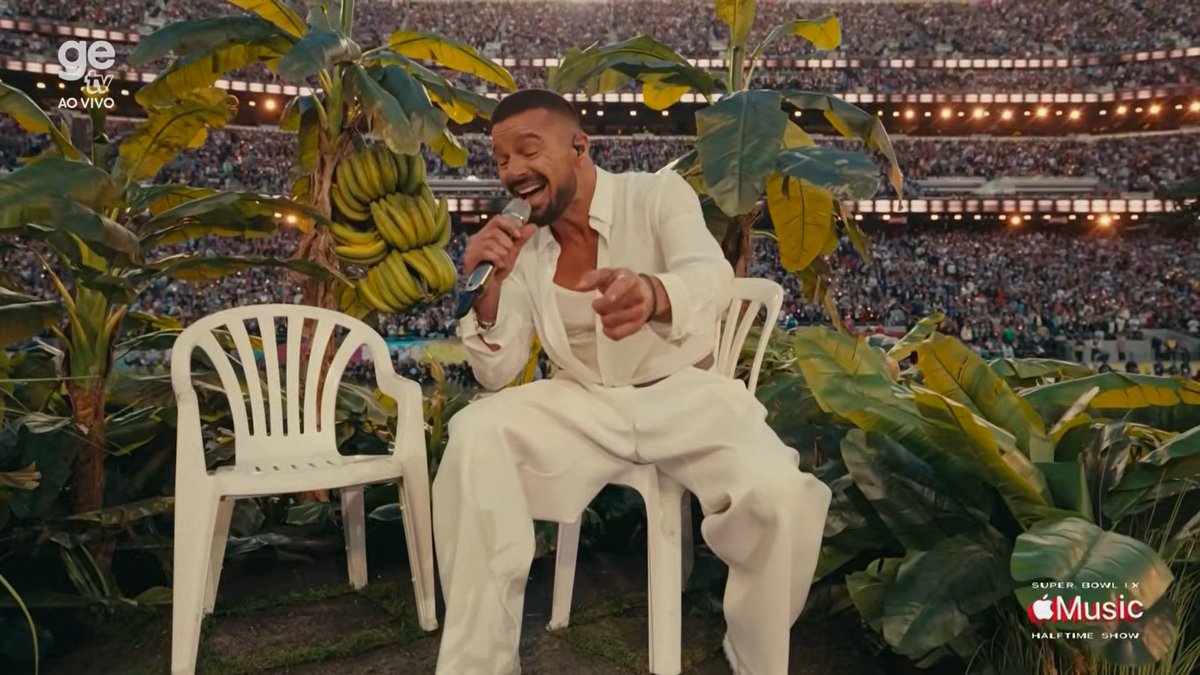 camilaborboleto's tweet image. ELE COLOCOU UM LATINO ASSUMIDAMENTE GAY PRA CANTAR LO QUE LE PASO A HAWAII

viciado em fazer história