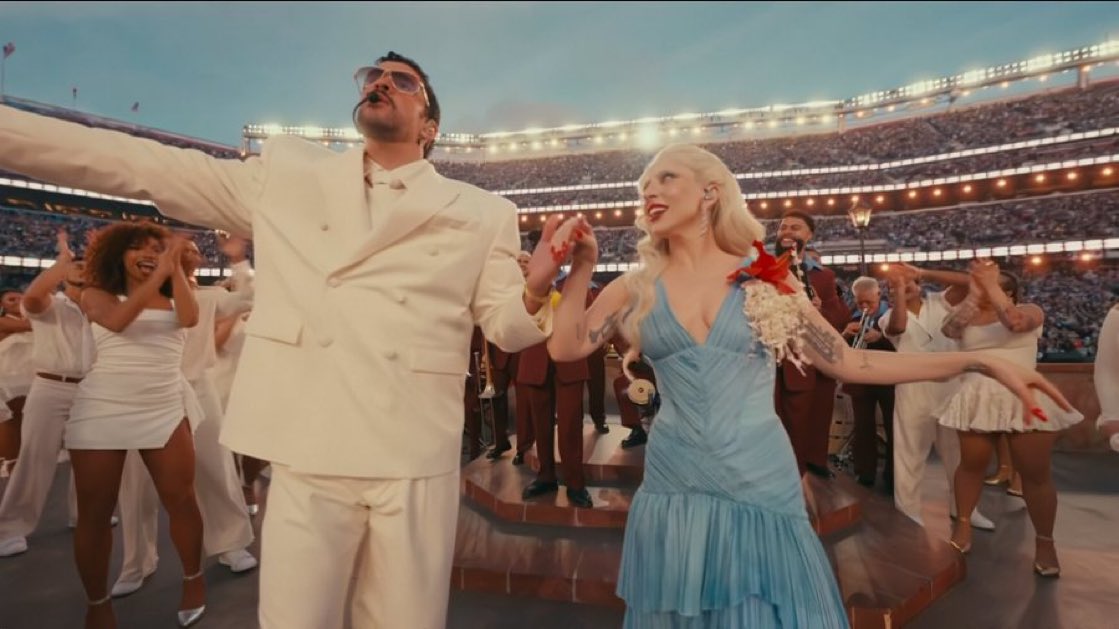 Bad Bunny firma uno de los mejores espectáculos de la SuperBowl de los últimos años. Después de ese GRAMMY a Álbum del año, este excelente show consagra su figura como el mayor artista latino del siglo.

Y lo hace con Lady Gaga de madrina, que no es poca cosa.