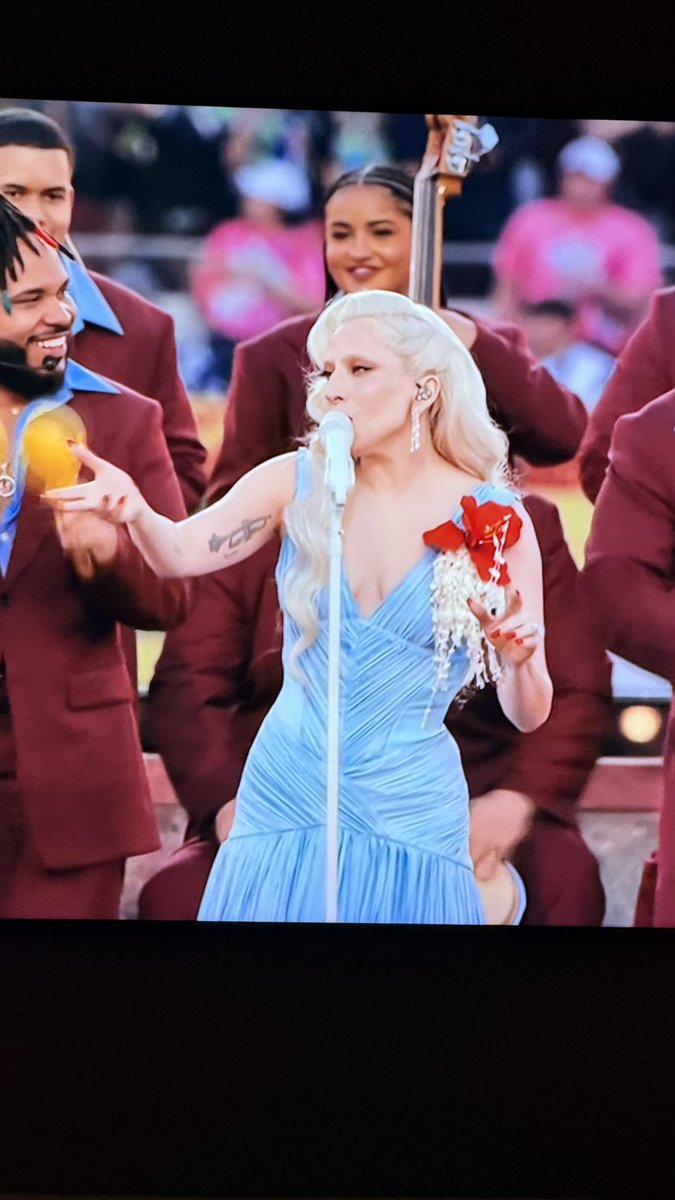 miloyall's tweet photo. Gaga hermana ya eres latinoamericana #SuperBowl #SuperBowlLX https://t.co/gdNwWCtcop