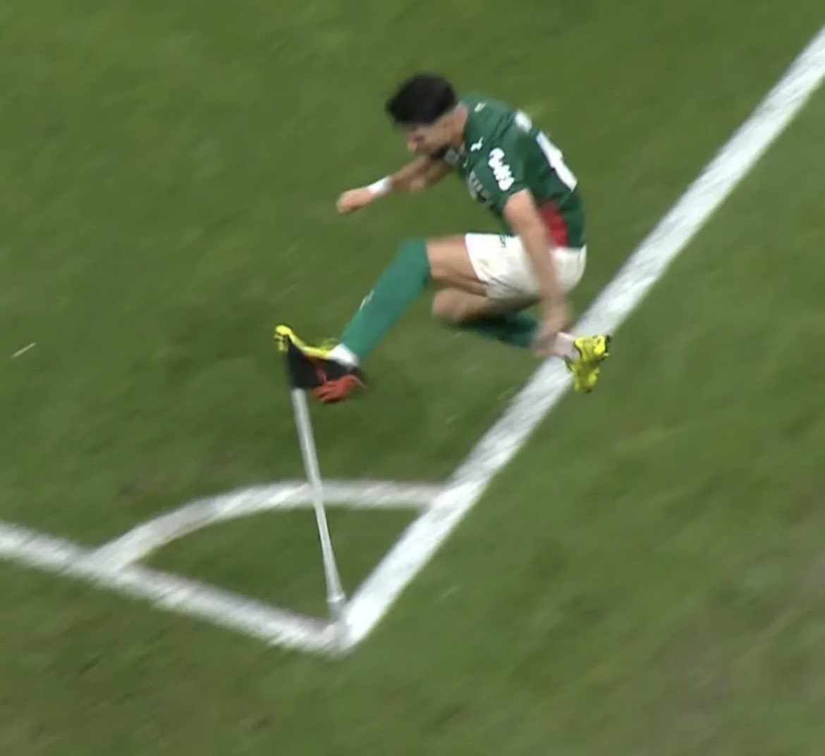 - Reencontro de Carlos Miguel com a torcida do Corinthians
- Andreas faz “buraco” no campo
- Memphis escorrega e erra o pênalti
- Abel Ferreira expulso
- Flaco Lopez marca gol da vitória e chuta a bandeirinha do Corinthians
- briga generalizada entre os atletas

ISSO É O DERBY!