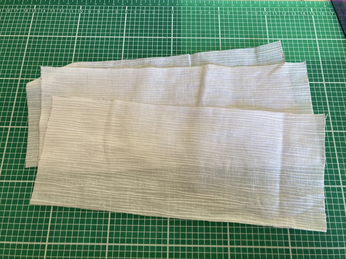 HolicTutu's tweet photo. さらし風の生地で　オビツ30の補正帯作る✂️ https://t.co/l5034OaXMx