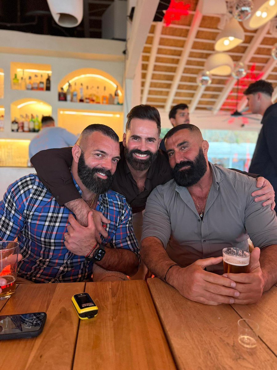 P A B L O   B O R D E S tweet media