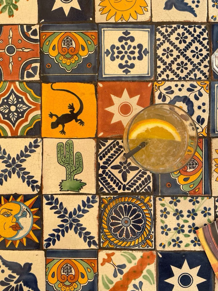 arianabizle's tweet image. si la vida me diera mil oportunidades de volver a nacer, escogería ser latino en cada una de ellas.

 #superbowl