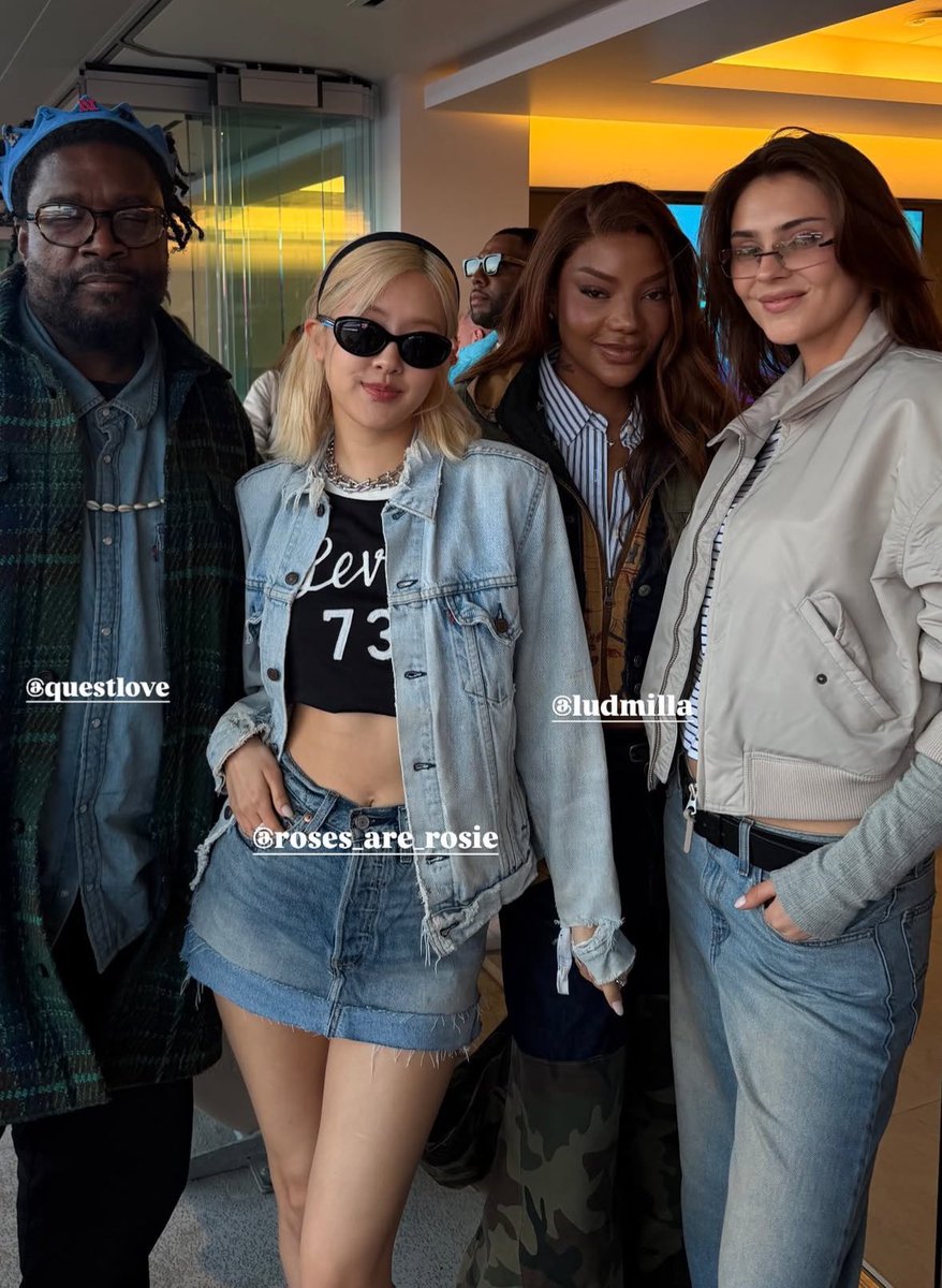 ROSÉ IN DEMIN JACKET LOOKS SO GOOD WOAH