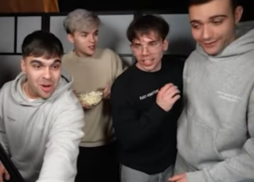 Pobre awita💦🤠 como lo abligaban a comer 
💞🥹 a mi ni me gusta El picante
😭🔥 <a href="/eloyt_oficial/">Elo YT</a> <a href="/SoyJardred/">Jardred</a> <a href="/AguaFresquita_/">Awita 💦</a>