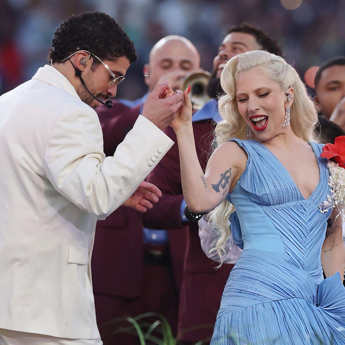LGMonsterBlog's tweet photo. Bad Bunny y Lady Gaga luciendo radiantes en el show de medio tiempo del #SuperBowl https://t.co/Xy9sd4ZurJ