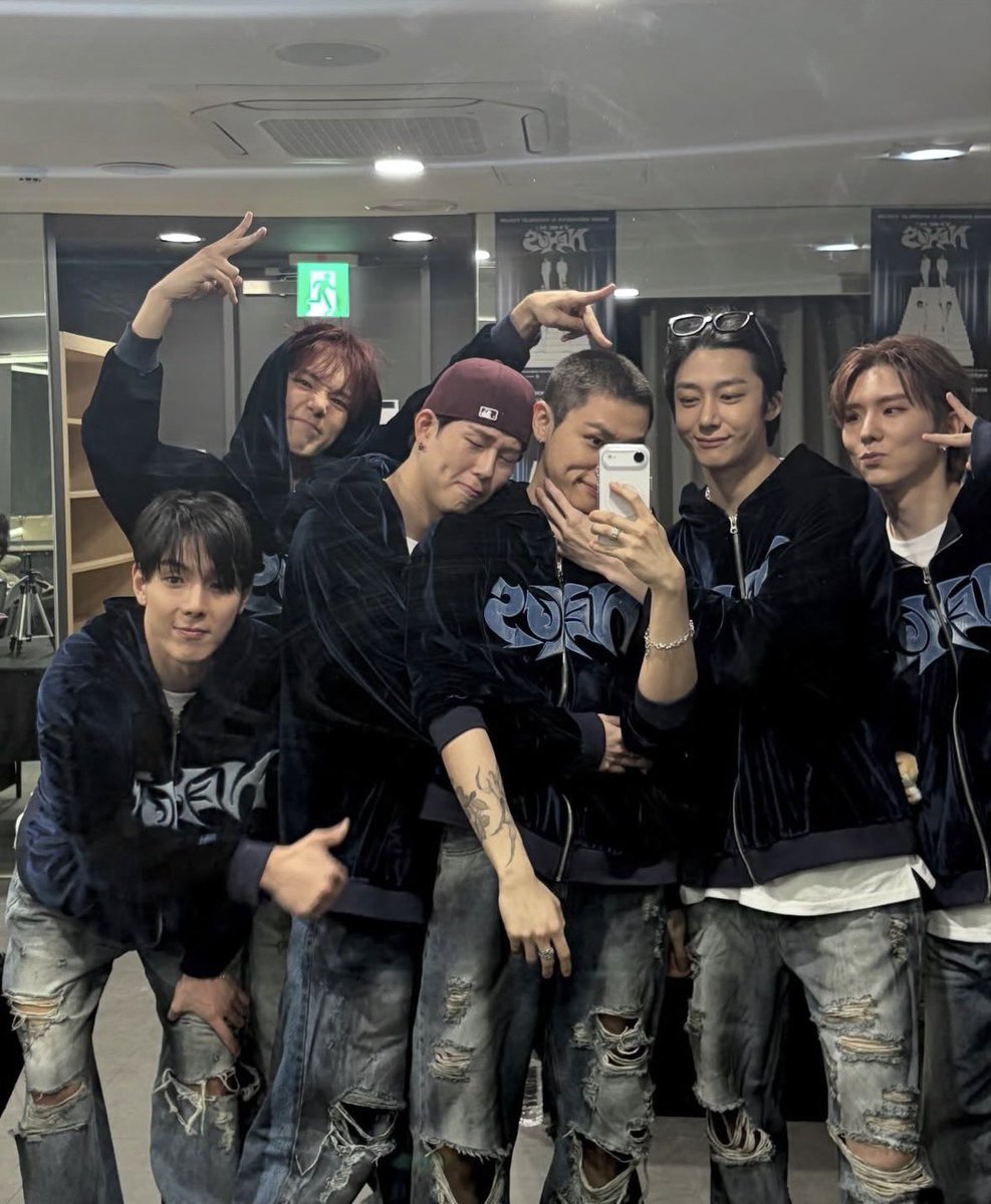 균아 첫째도 둘째도 건강하게!
잘다녀오고 우리 웃으면서 보자💜
사랑한다 임창균! 임창균, 어이!

#몬베베의_습관_창균이
#잊지않을게_건강히_잘다녀와
#we_will_always_be_Changkyuns_habit

#MONSTAX #MONSTA_X
#아이엠 #IM
@OfficialMonstaX