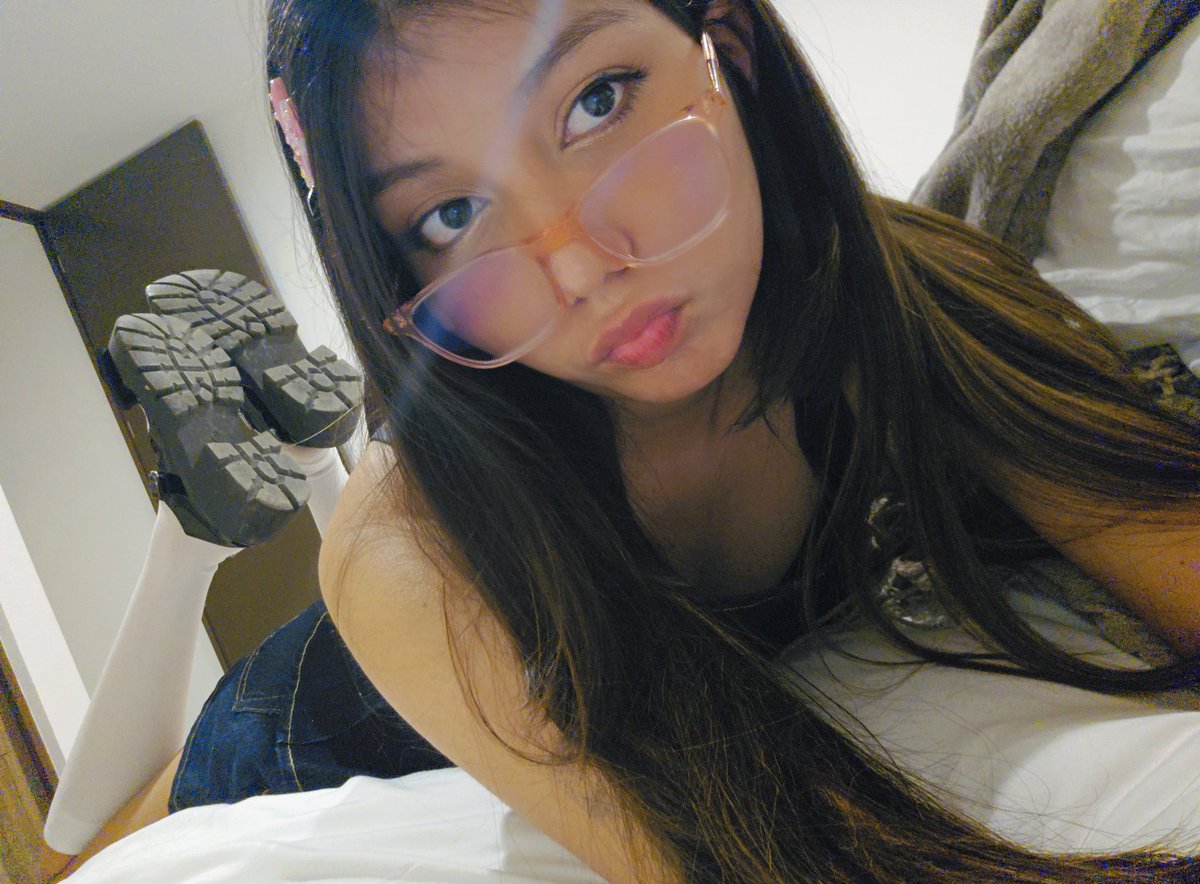 dumb4princessa's tweet photo. rt game

9/9/9
3 comentarios
⌛ activo durante el super bowl

otro cerdito que cae en mi espiral y será devorado mientras disfruta del partido 🐖🌀 https://t.co/XIswDY4Nx9