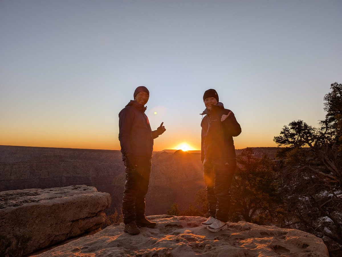 chikyugi358's tweet image. グランドキャニオン、冬の日の出はとても神々しい輝き
#grandcanyon #グランドキャニオン