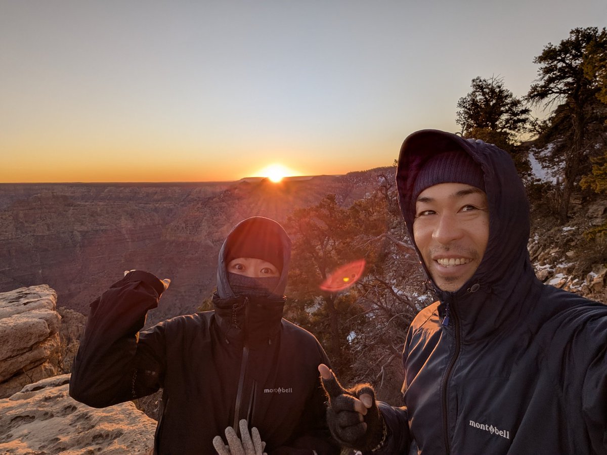 chikyugi358's tweet image. グランドキャニオン、冬の日の出はとても神々しい輝き
#grandcanyon #グランドキャニオン