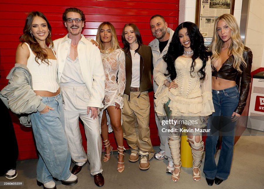 Los invitados a la casita de Bad Bunny en el #AppleMusicHalftime