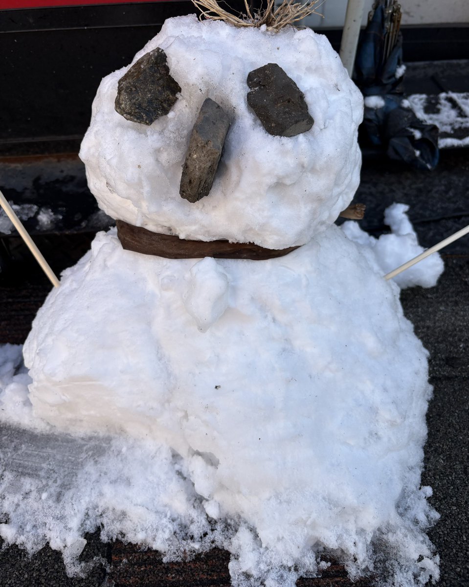 カルティニとセレブプラザの間 往復しただけで雪だるま⛄️6個 市内で