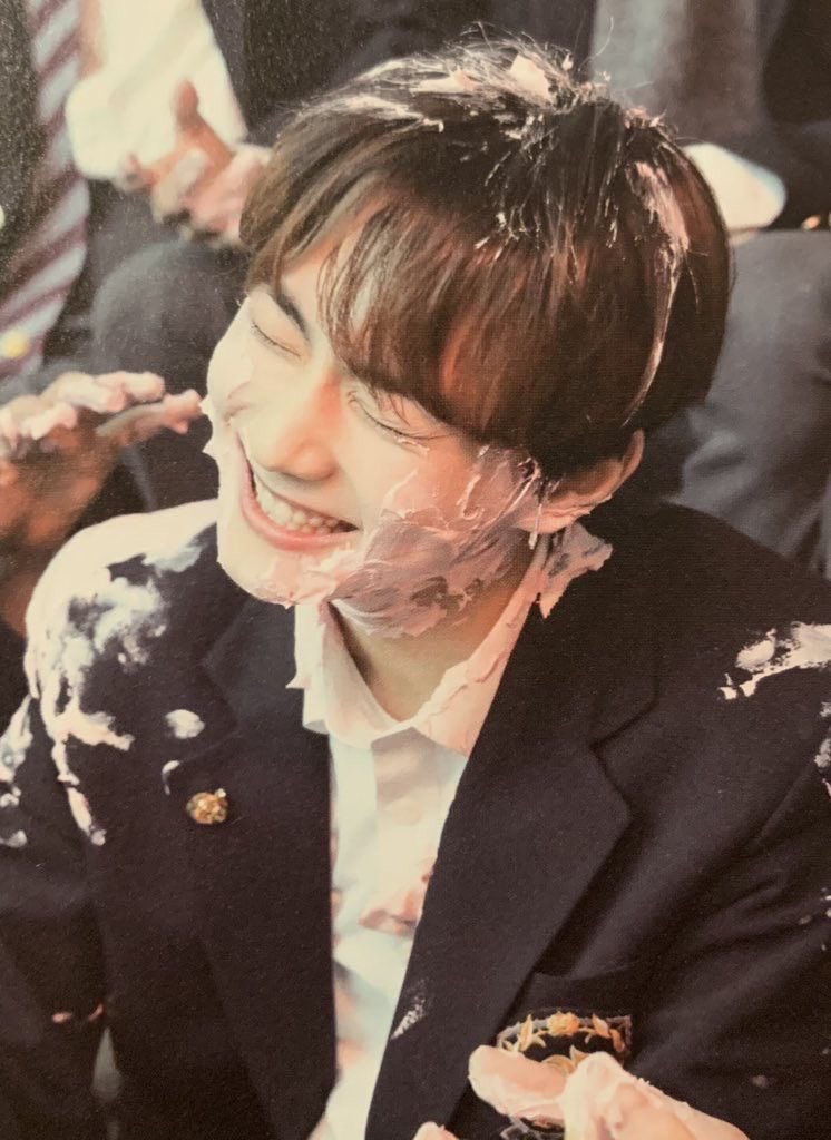 sunrisecret's tweet image. barangkali lupa, hari ini dunia punya kamu.

#사랑이란_꽃말처럼_정원을_가득채워
#23WONdrousSeasons