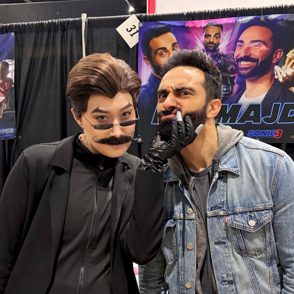 flutebotnik's tweet photo. finally got to meet lee this weekend! so thankful that i was able to make it, as i’ve been struggling with my health recently. we had to dip out early, but i’m still happy we got to see him and my friends! 💖

expect something inspired by a conversation we had soon!

#stobotnik https://t.co/6iZvPSMG6A