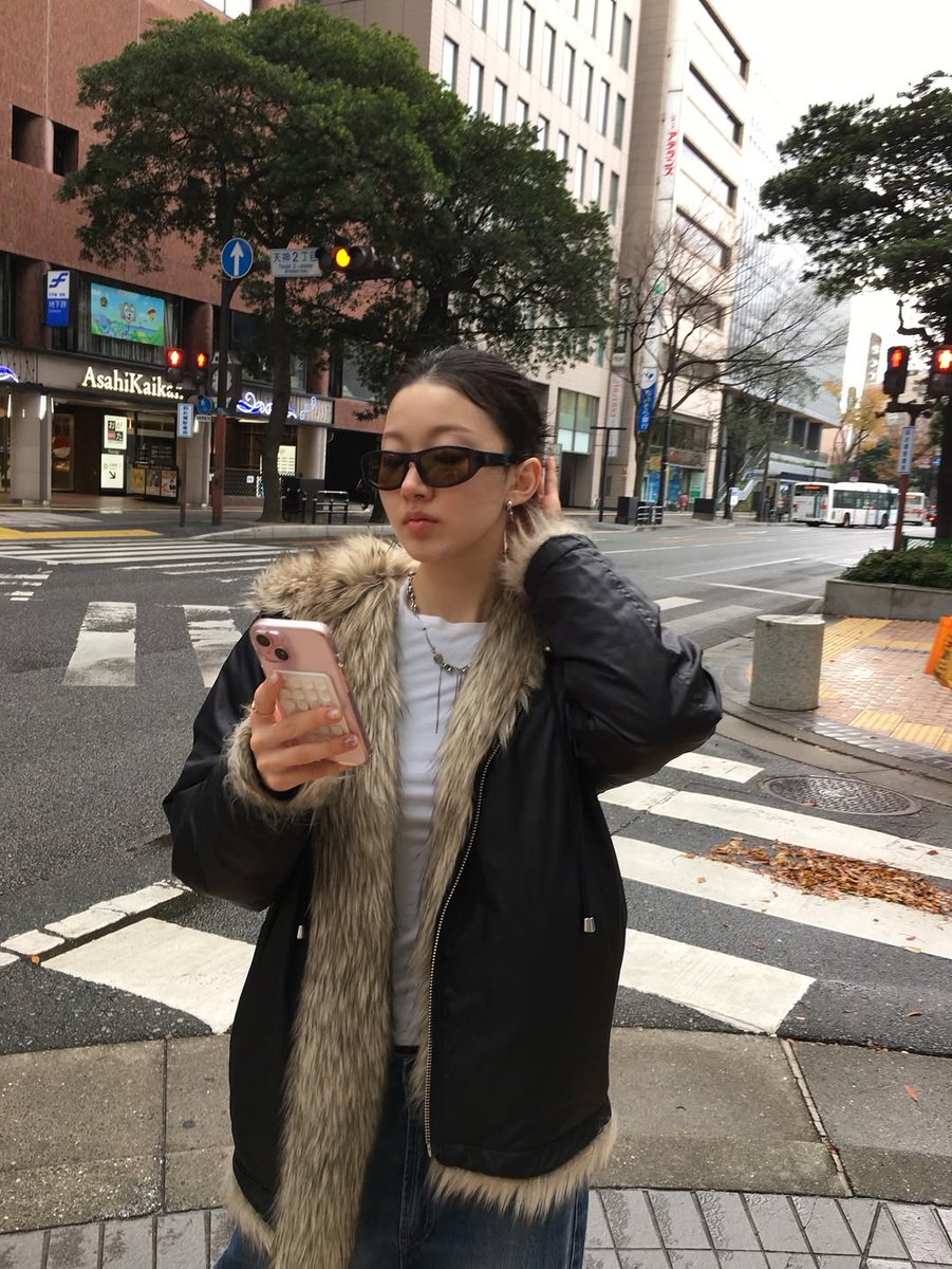youi pics tweet media