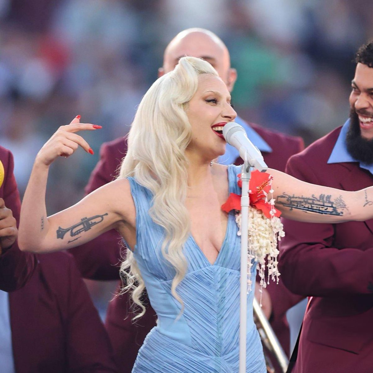 LGMonsterBlog's tweet photo. ¿Qué te pareció la performance sorpresa de Lady Gaga en el show de medio tiempo de Bad Bunny? ⤵️ #SuperBowl https://t.co/FuTqvHBErv