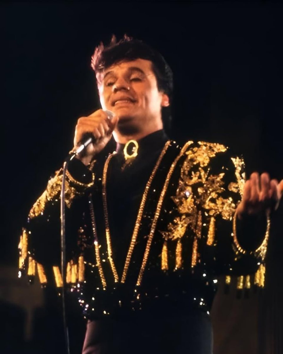 De haber sabido que iba a haber latinos alguna vez en superbowl me hubiera gustado ver a este!