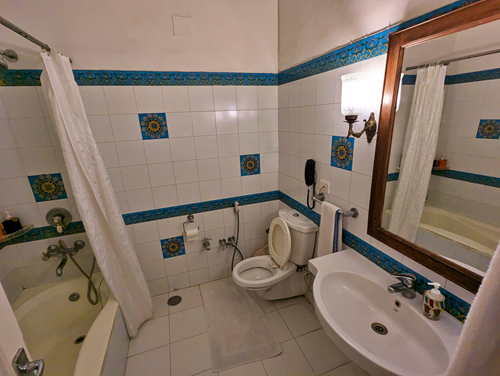 BaSnorkel's tweet image. Arya Niwas offers authentic traditional charm, great service, and a fantastic location near the Pink City. Read our full review to see why this hotel is a traveler favorite. #JaipurHotels #PinkCity #Accommodation #Jaipur #India backpackandsnorkel.com/India/Hotel-Ar…