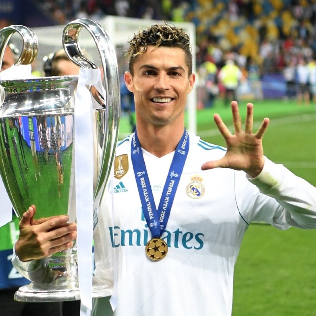 MarioHurtadoRM's tweet image. La actuación de Bad Bunny en términos futbolísticos ha sido así: