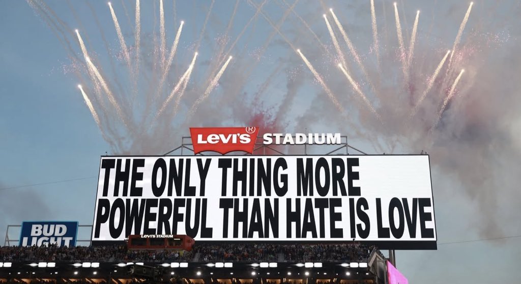 البذخ tweet media