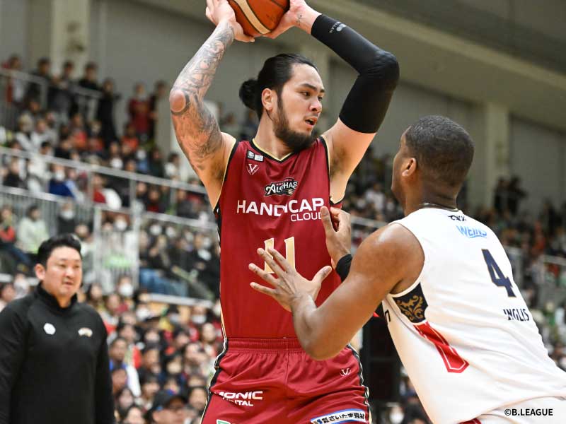 brave_thunders's tweet photo. チケット販売順次スタート
4/1(水)越谷戦
高さ＆肩幅の壁を超えろ⛰

身長220cm、フィリピンの至宝と称えられるカイ・ソット選手がケガから約1年ぶりに復活🇵🇭さらに肩幅60cm”走る冷蔵庫”こと元川崎の鎌田裕也選手も現在絶好調。2つの壁を攻略し、今季初勝利を挙げられるか⁉
https://t.co/zVzzpogChb https://t.co/jy2HIaXQOh