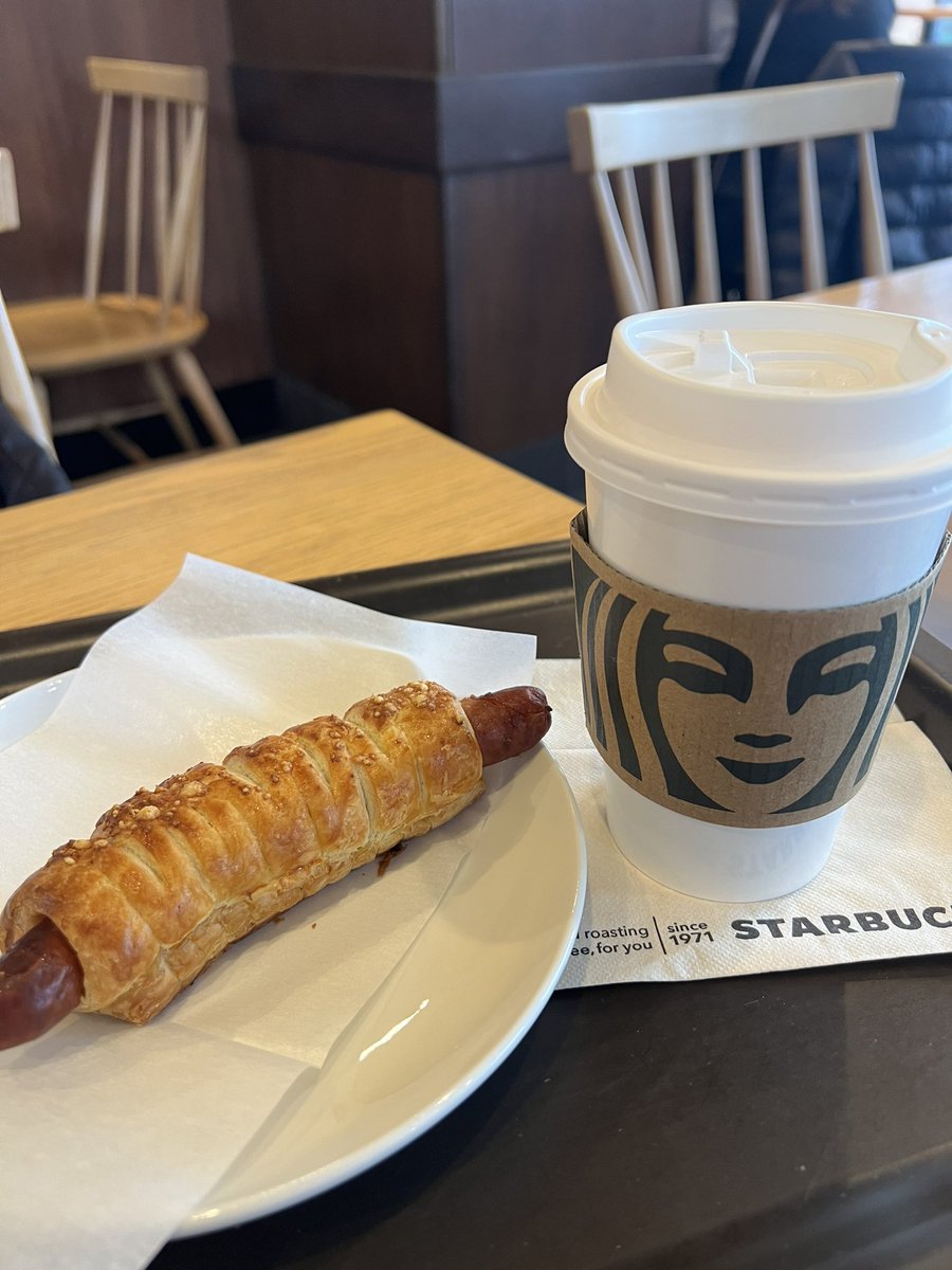 年1の健康診断が終わり、空腹なので久々に朝スタバしたらサイズアップモーニングからドリンク¥40offに変わってた😵知らんかったー
去年の11月ぐらいから変わったらシク、朝スタバは夏に鴻池運動公園行った時以来ということか😆

#SIKcretDay