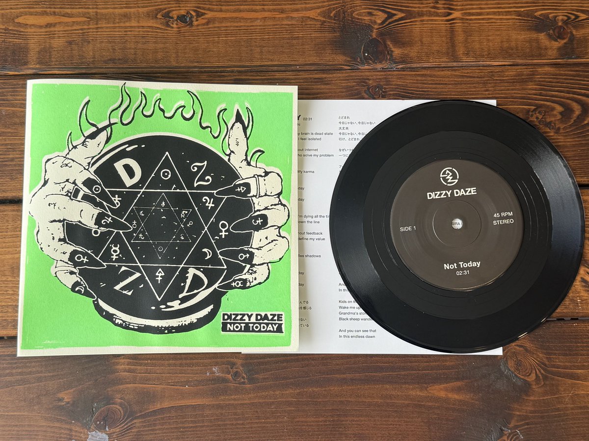 DizzyDaze_dzdz's tweet photo. 録音〜印刷まで純度100% Fxxk AIなDIY 7インチレコードを作りました。
2曲入り。
2/24発売です。 https://t.co/rAIE0gC30C