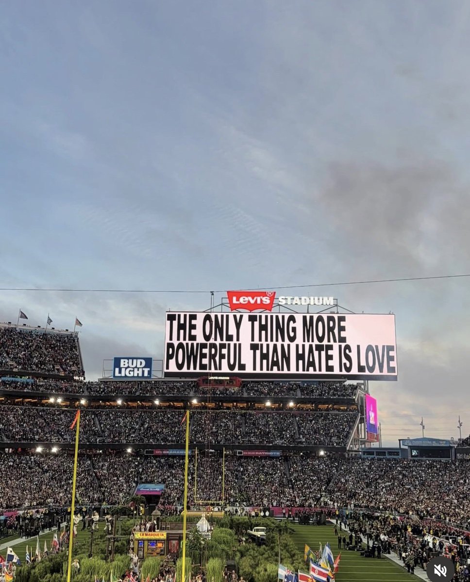 te amo benito antonio martínez ocasio #SuperBowl