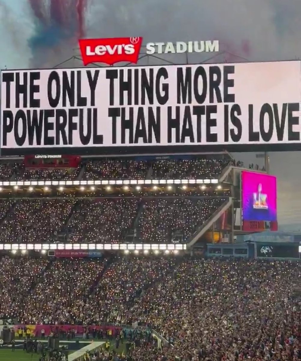 96_devicot's tweet image. Esto. En el mayor escenario de EEUU, tal como está la cosa. Orgulloso de sus raíces. Plantando cara. Espectacular