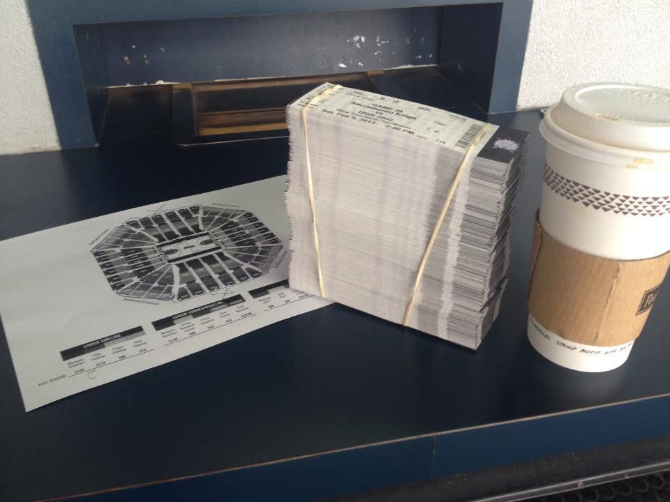 kfippin's tweet photo. 13 years ago I bought 626 tickets to a Kings game.
#HereWeBuy https://t.co/zQZC9lP22y