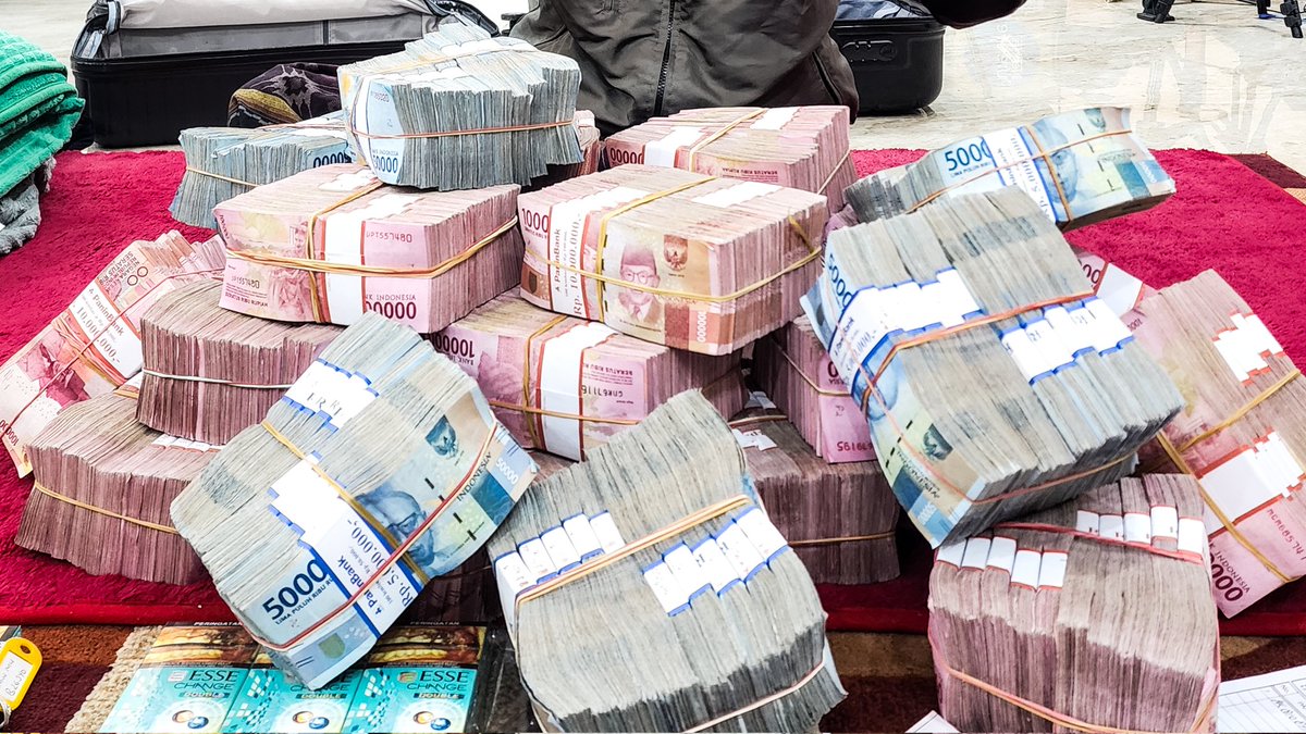 zksrzkshmr tweet media