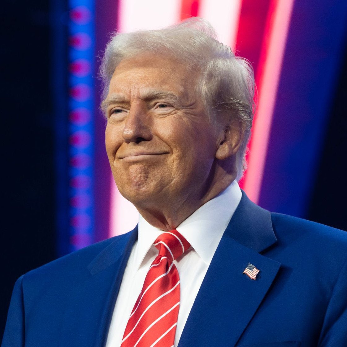 SaycheeseDGTL's tweet image. Trump says the Super Bowl was absolutely terrible. 

“It’s a slap in the face to our country”