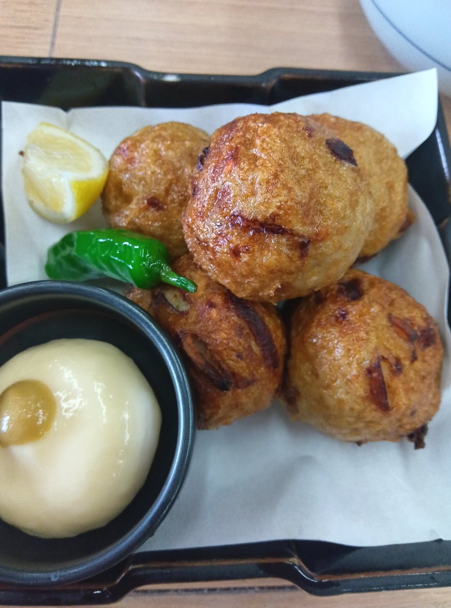 dcVfvj8RQDH8pXC's tweet image. 氷見魚市場食堂で🐟ランチ😋

やわやわ丼
ガンドブリ、さわら、カワハギ、ヒラメ、カレイ、甘海老
これで2000円よ😋👍

そして僕のお薦めすり身揚😋

氷見のごっつぉ頂きました🙏