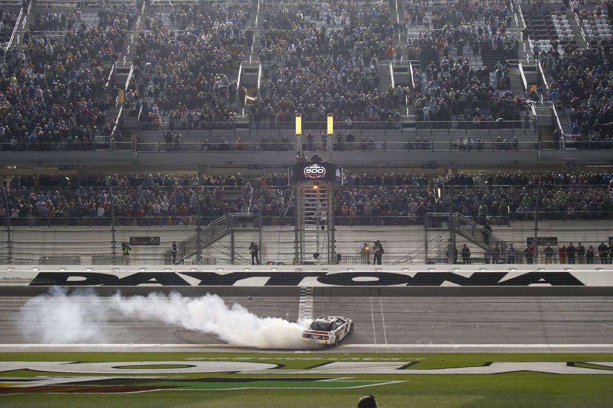 Quaker State tweet media